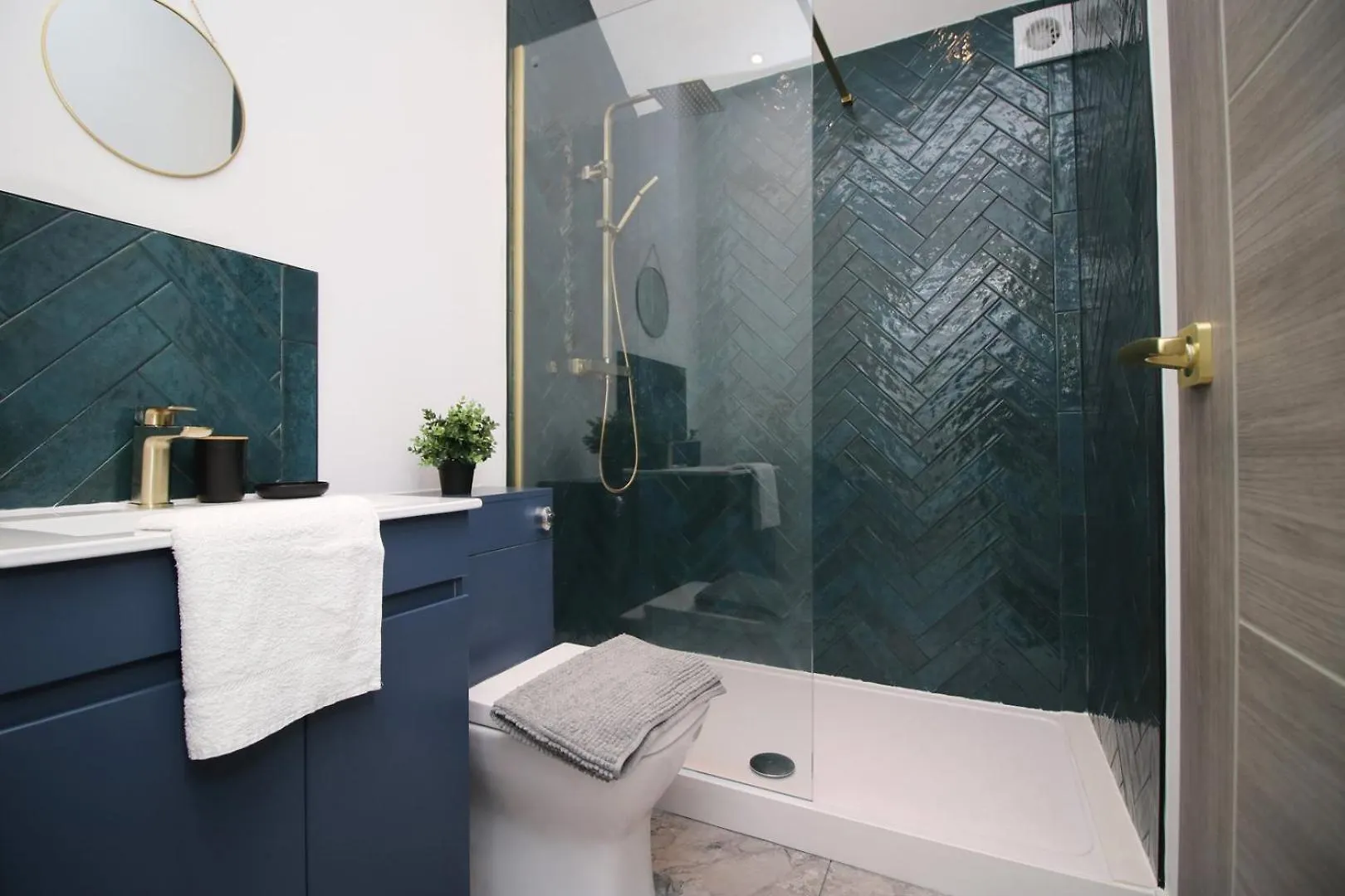 Apartman Vibrant 2Br In Central Cardiff | Wifi
